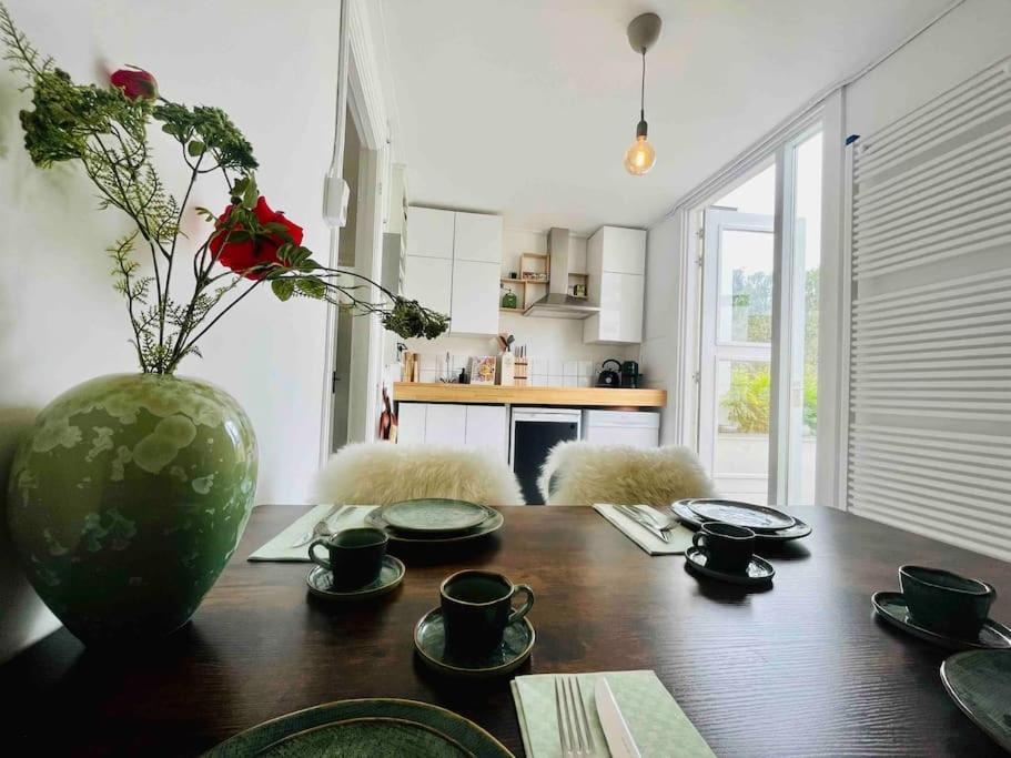 Heerlijk Appartement Centrum Breda En Restaurant! Екстер'єр фото
